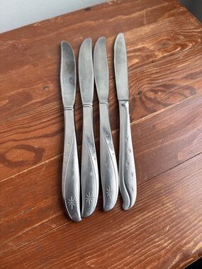 4 Starburst 50s Atomic Space Age Style MCM Chrome Butterknives Cutlery